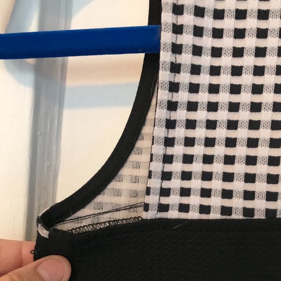 Black and White Crop Top-ish S/XS, business casual - Picture 5 of 5